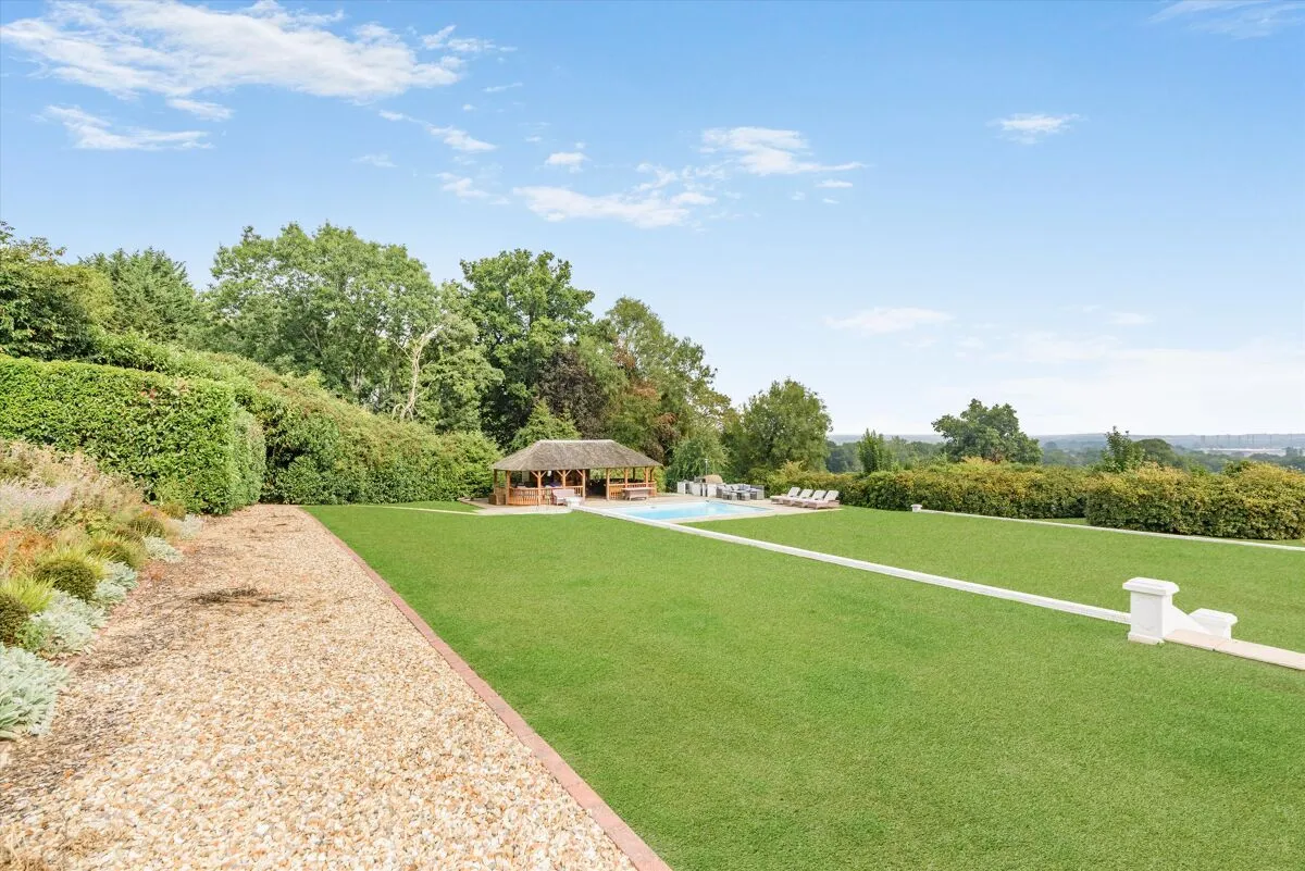 Burghfield Common, RG7, photo 21