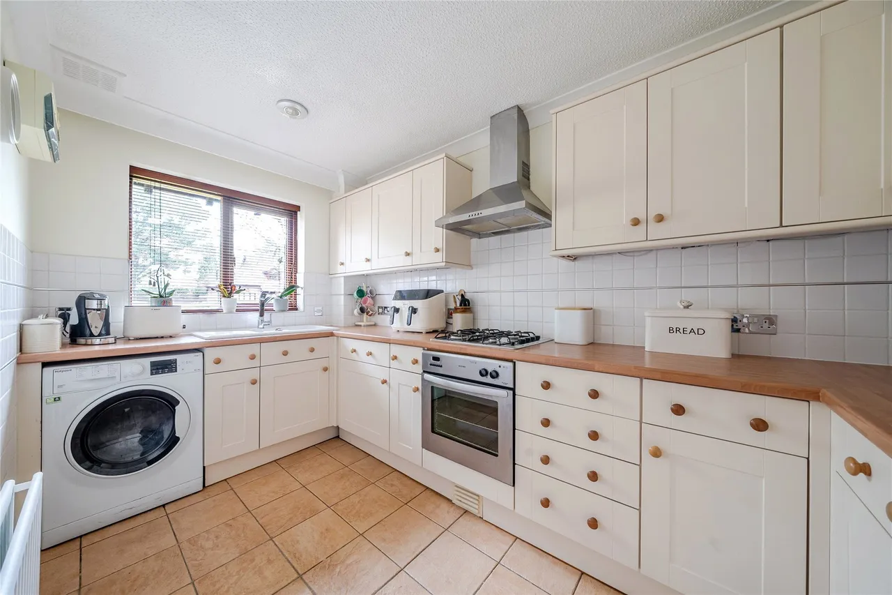 Woodley Gardens, Lymington, SO41, photo 4