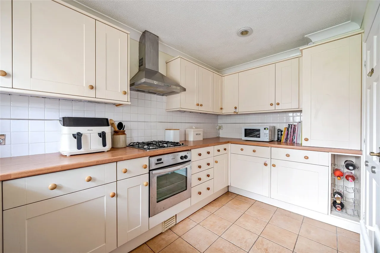 Woodley Gardens, Lymington, SO41, photo 8