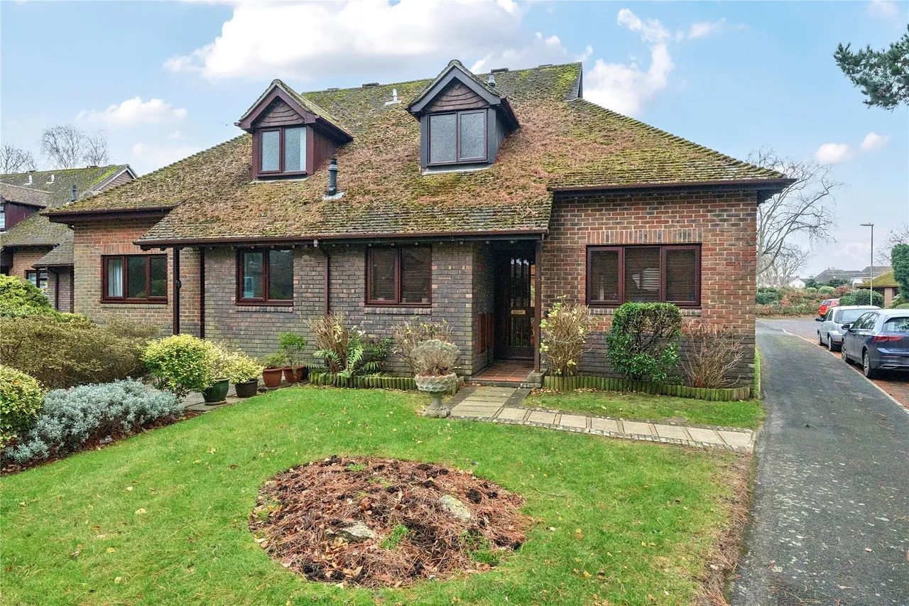 Woodley Gardens, Lymington, SO41, photo 13