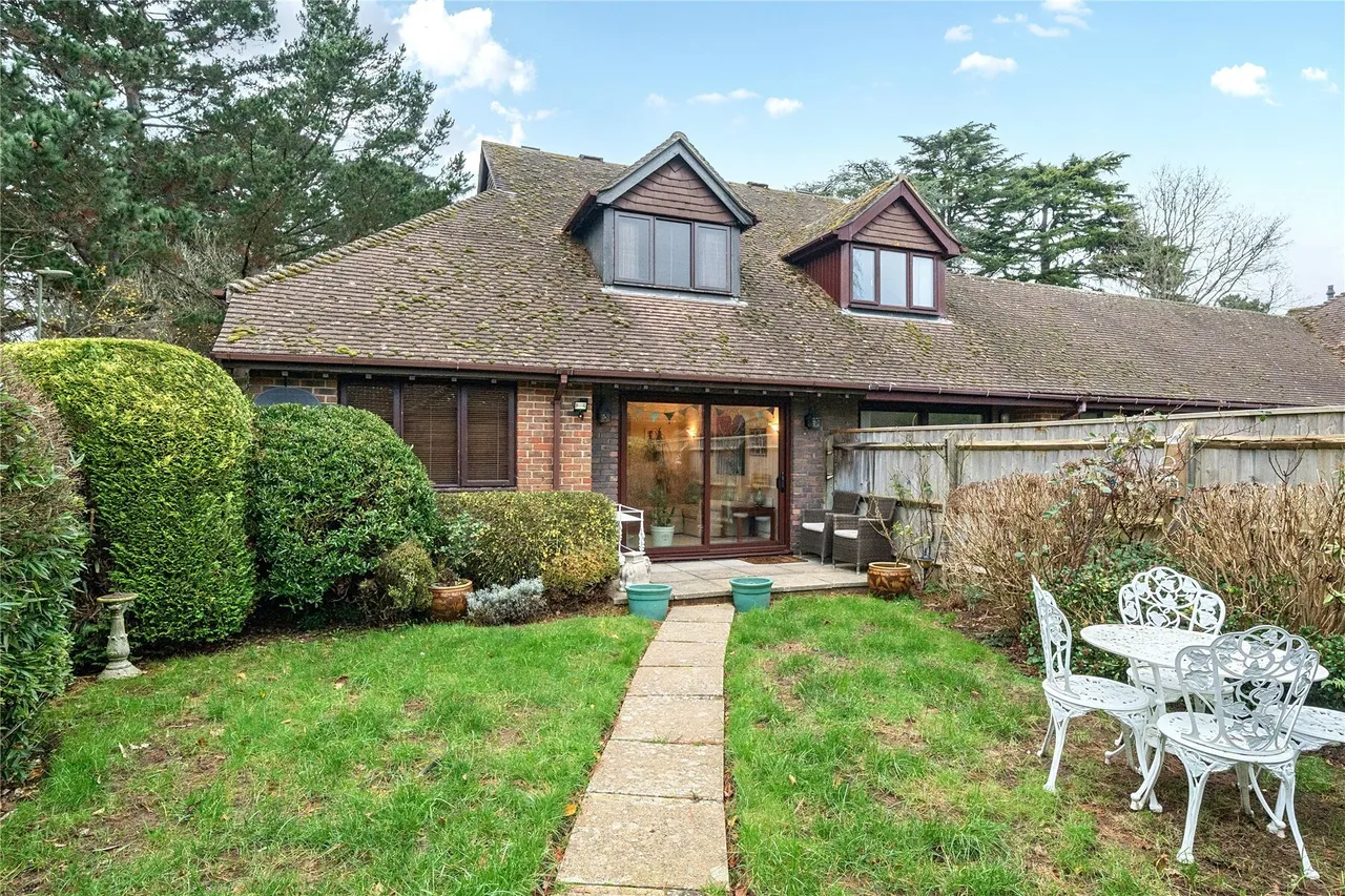 Woodley Gardens, Lymington, SO41, photo 15