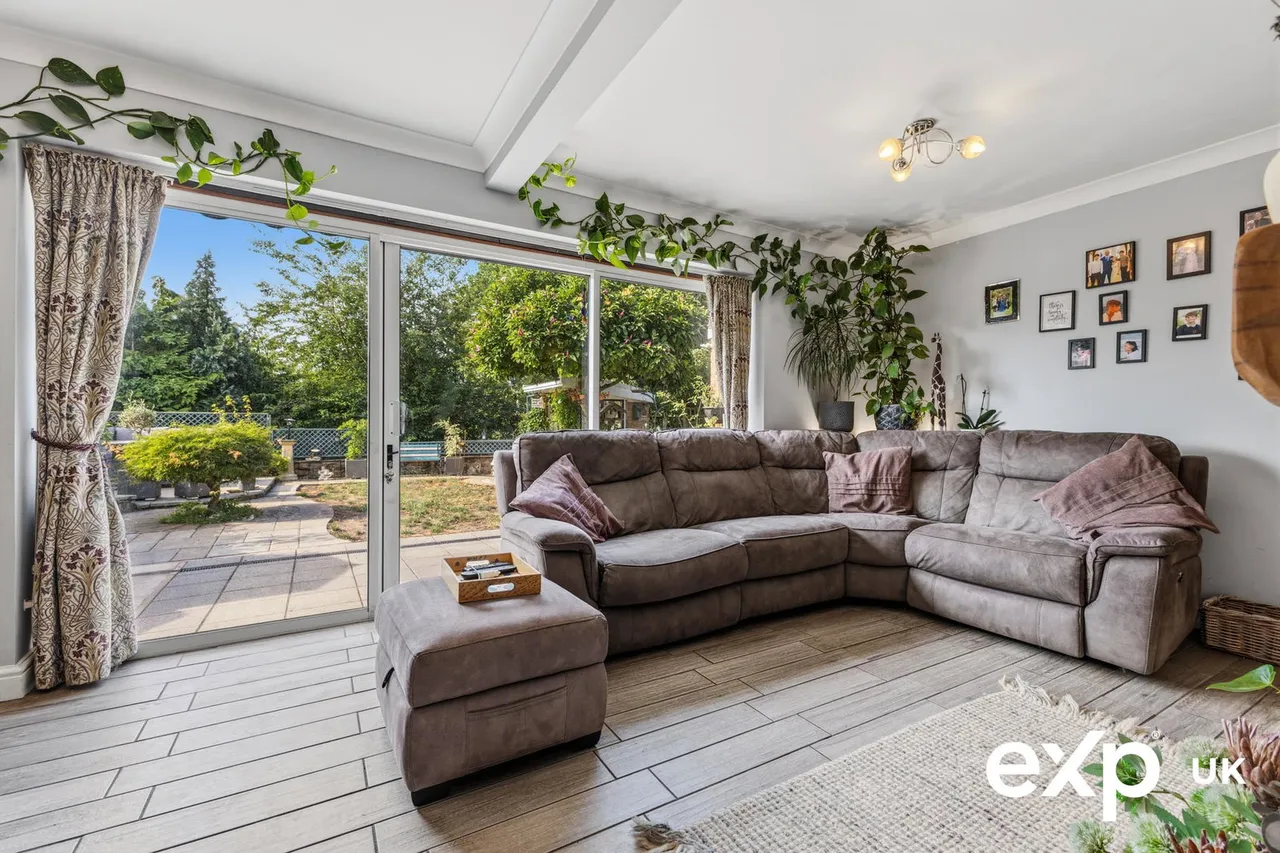 Chestnut Avenue, Ravenshead, photo 12