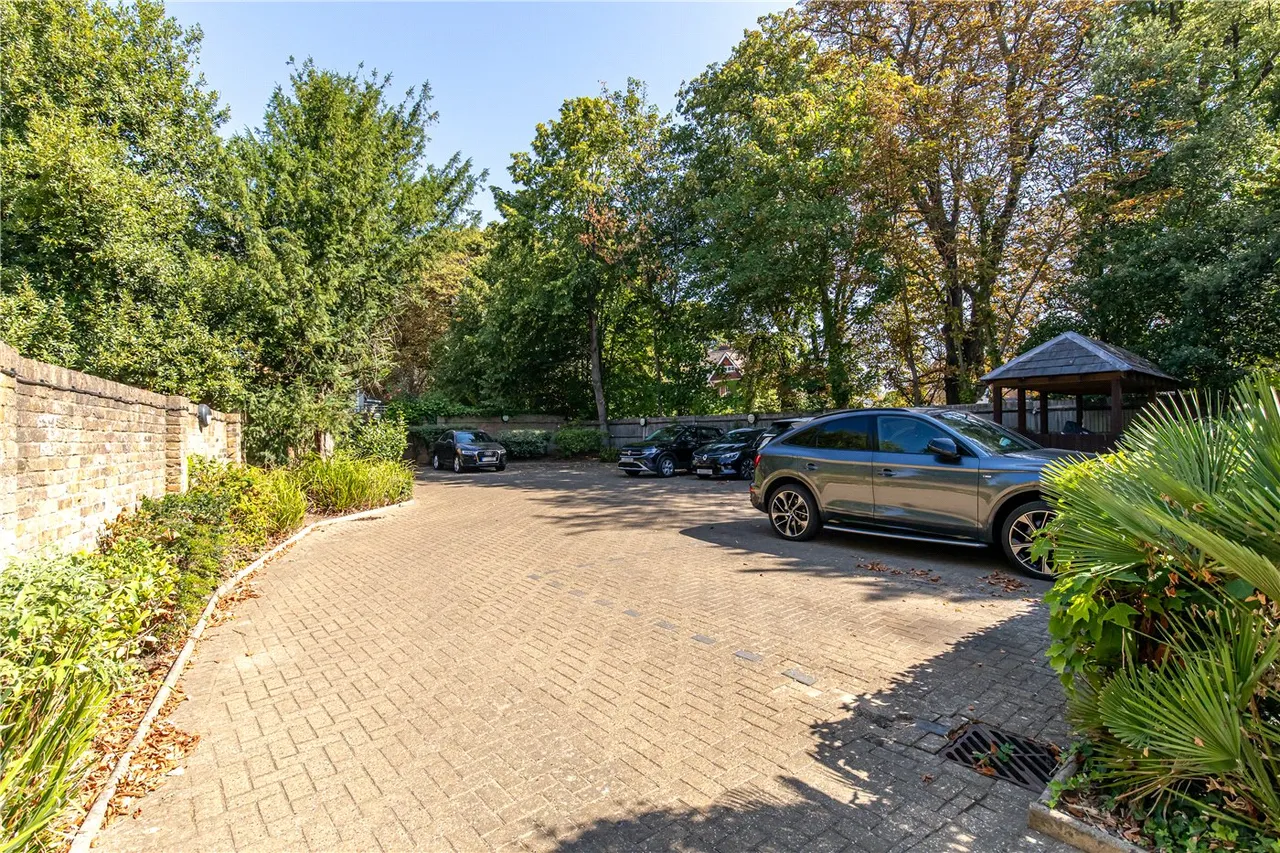 North Common Road, London, W5, photo 9