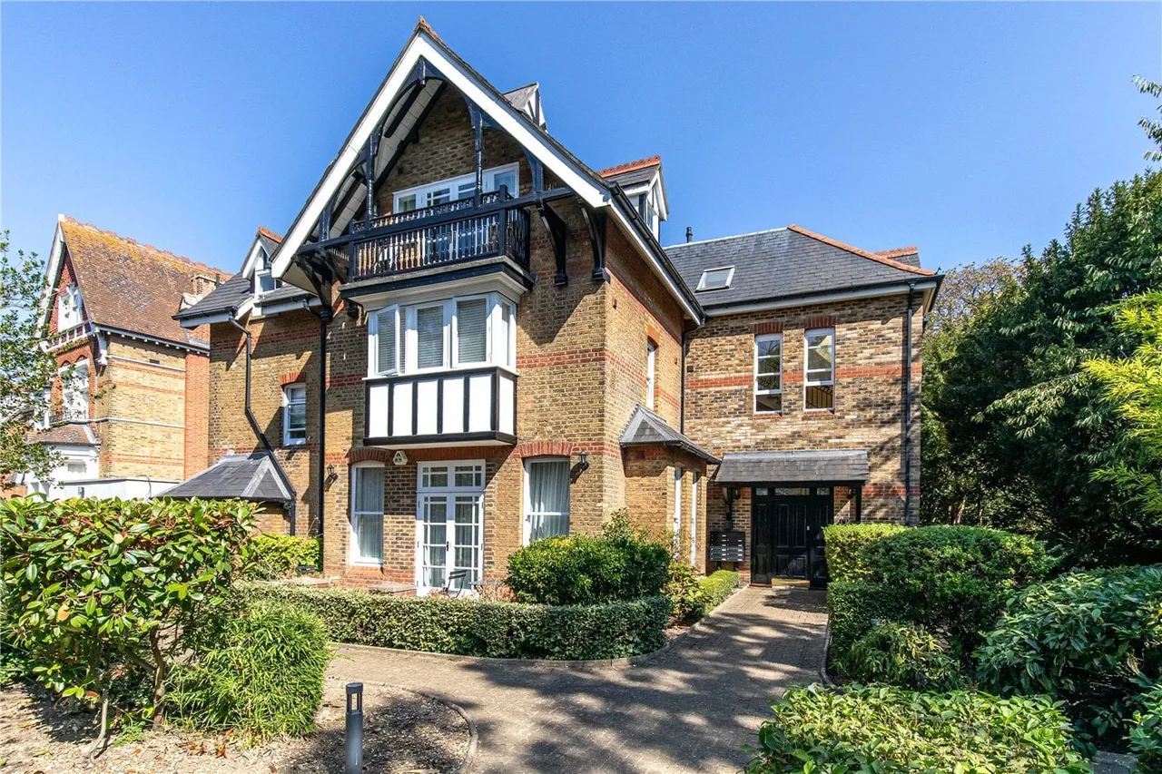 North Common Road, London, W5, photo 8