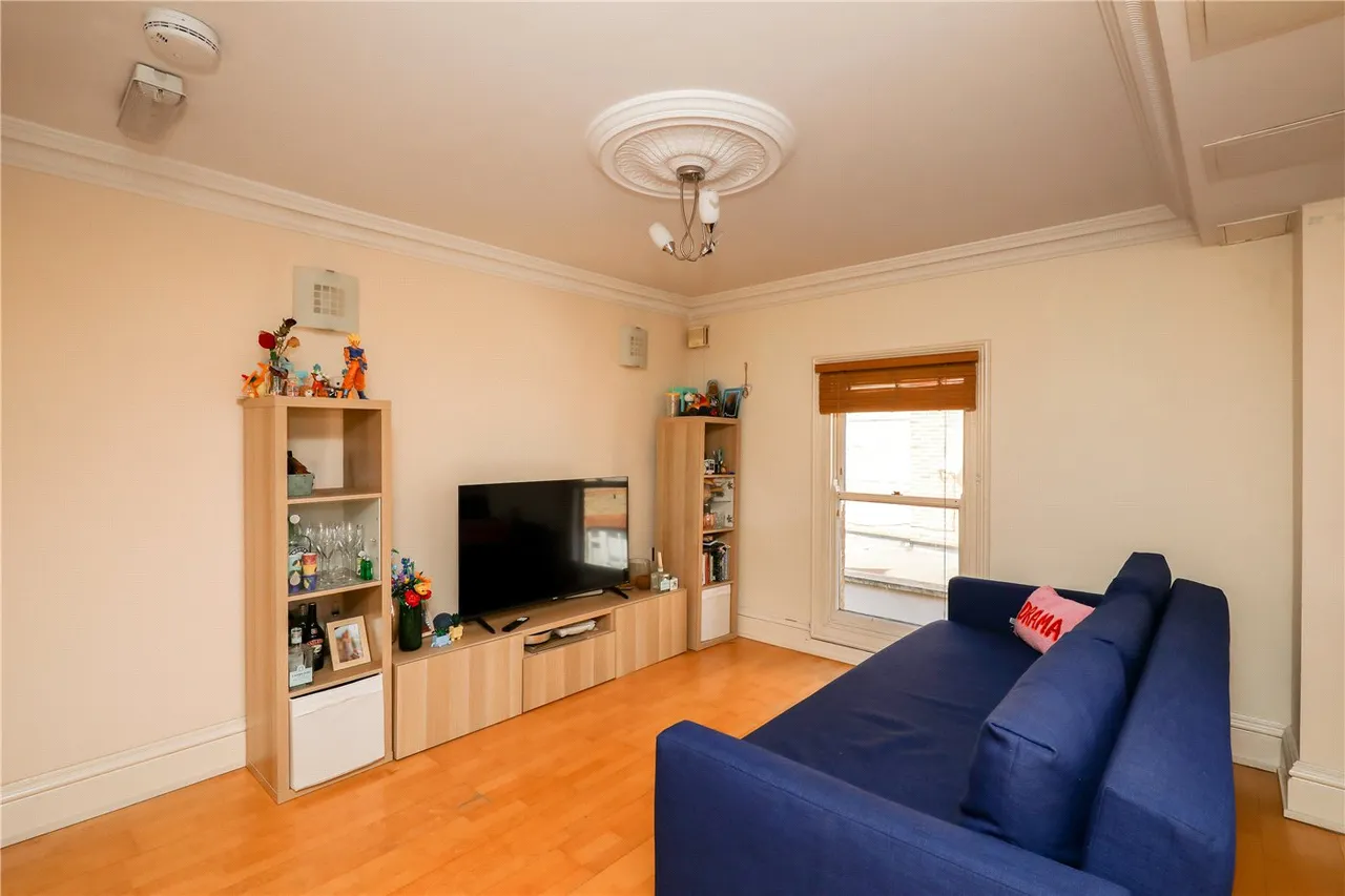 North Common Road, London, W5, photo 6