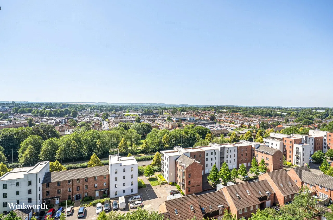2 bed flat for sale — Winterthur Way, Basingstoke, Hampshire, RG21