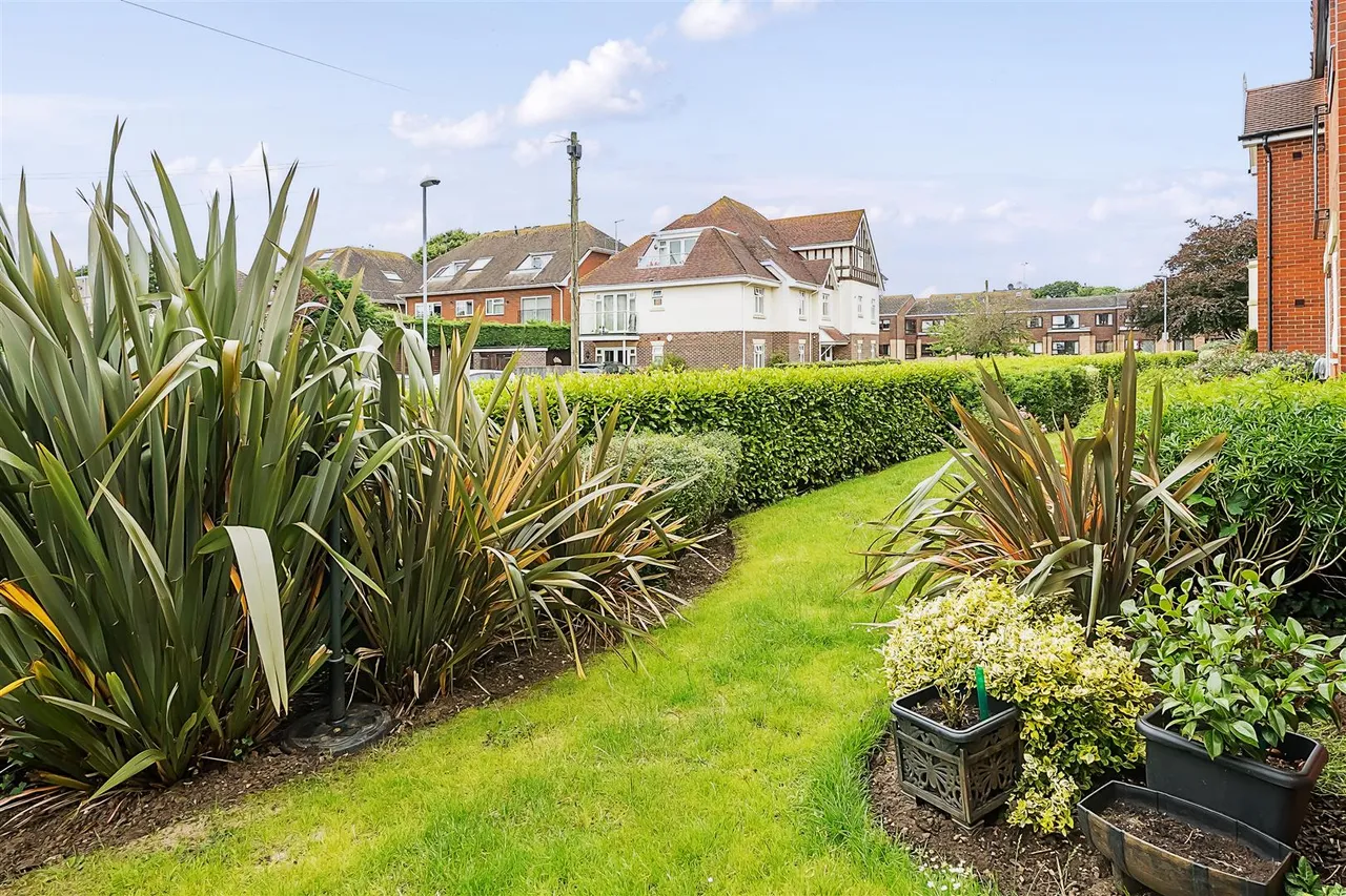 Stuart Road, Highcliffe, BH23, photo 14