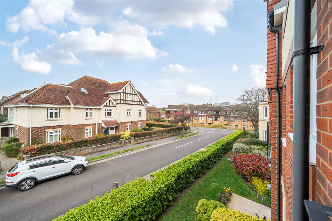 Stuart Road, Highcliffe, BH23, photo 6