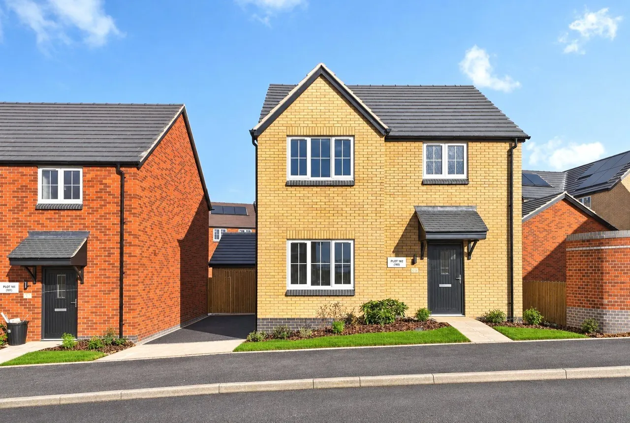 3 bed house for sale — Jacquest Road, Boughton, Northampton, Northamptonshire, NN2