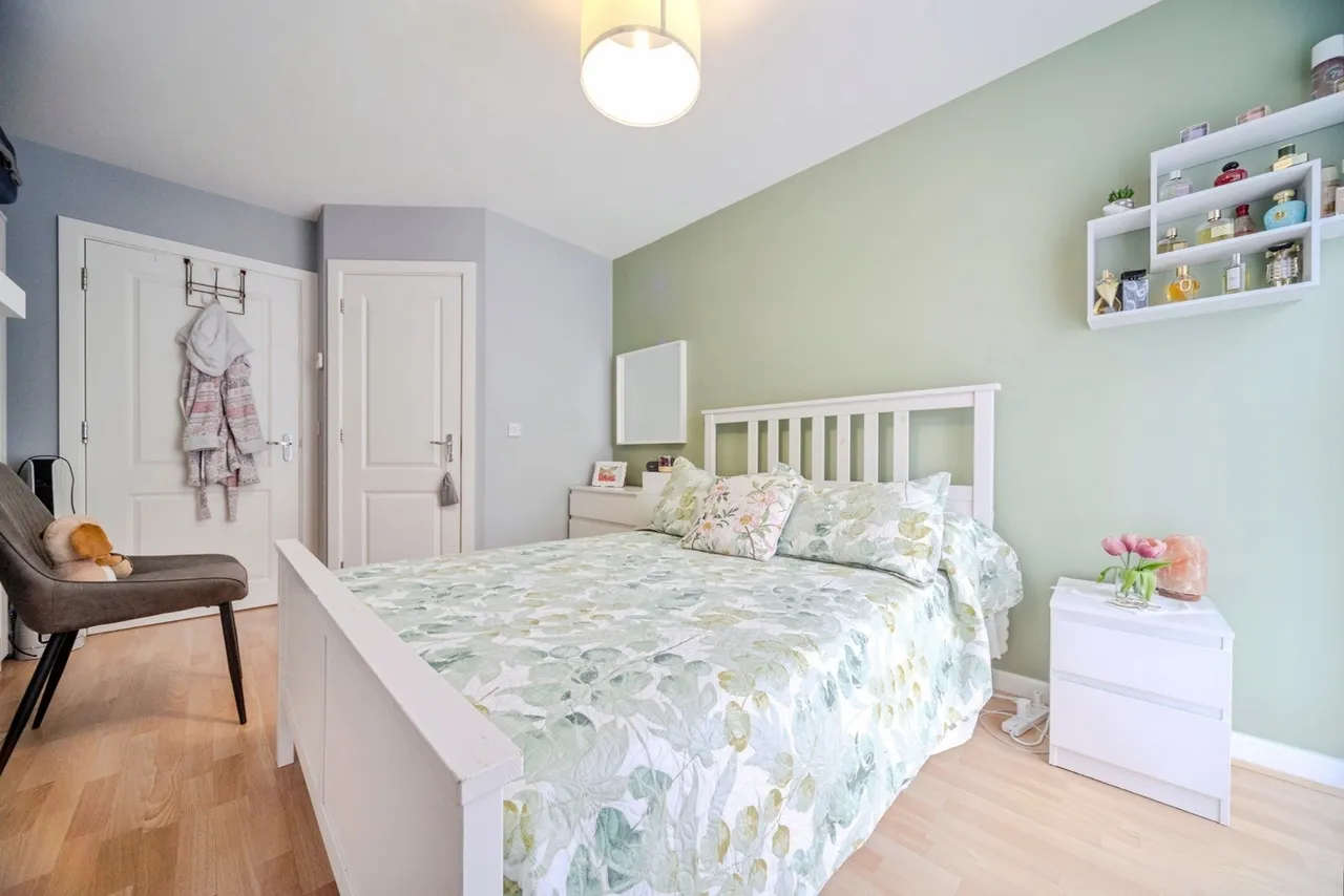Millward Drive, Bletchley, Milton Keynes, Buckinghamshire, MK2, photo 7