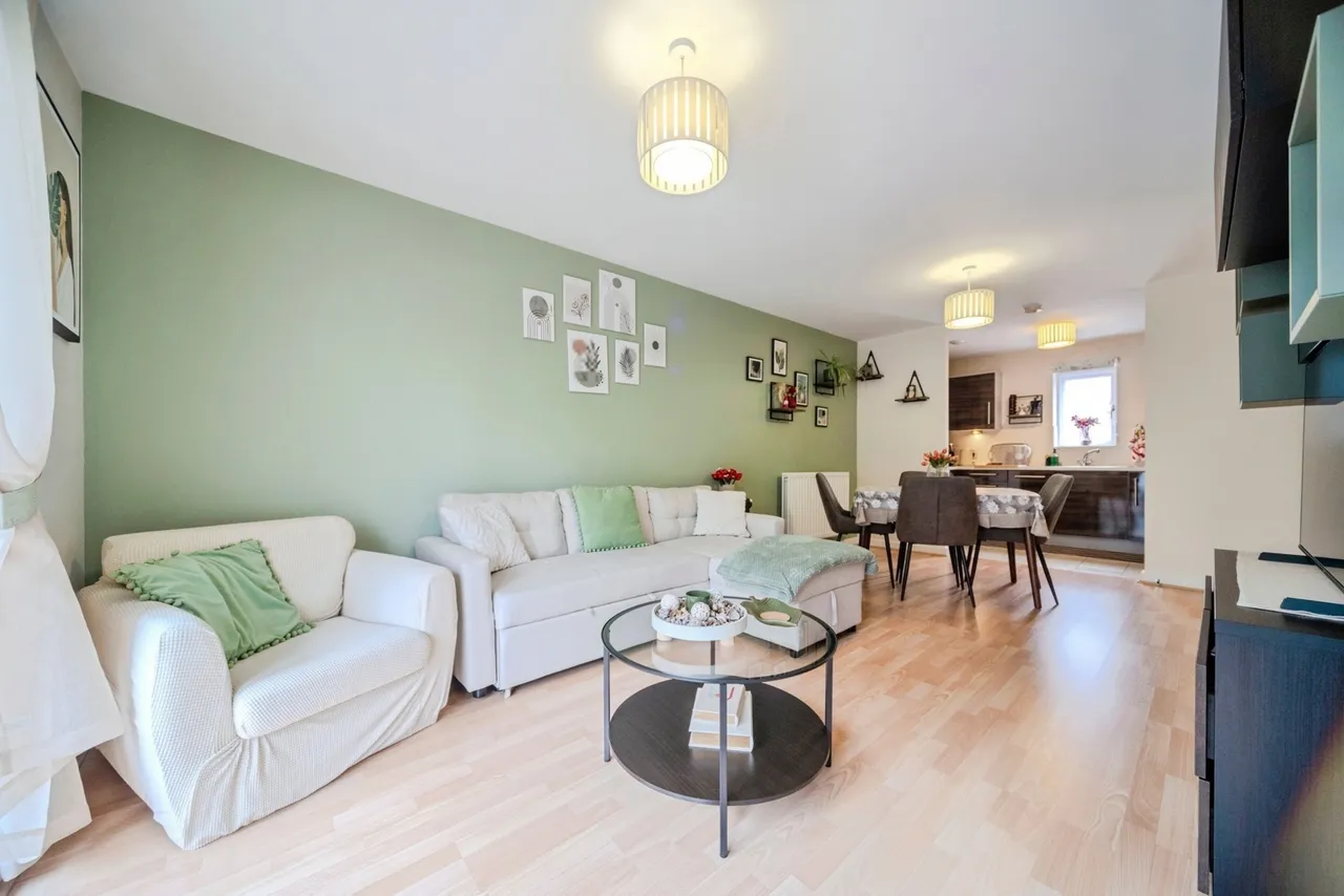 Millward Drive, Bletchley, Milton Keynes, Buckinghamshire, MK2, photo 2