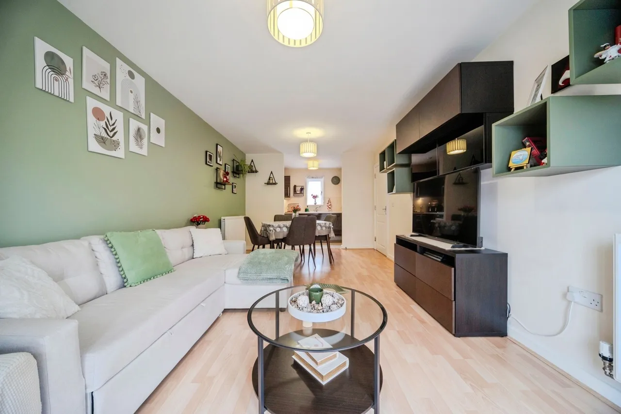 Millward Drive, Bletchley, Milton Keynes, Buckinghamshire, MK2, photo 4