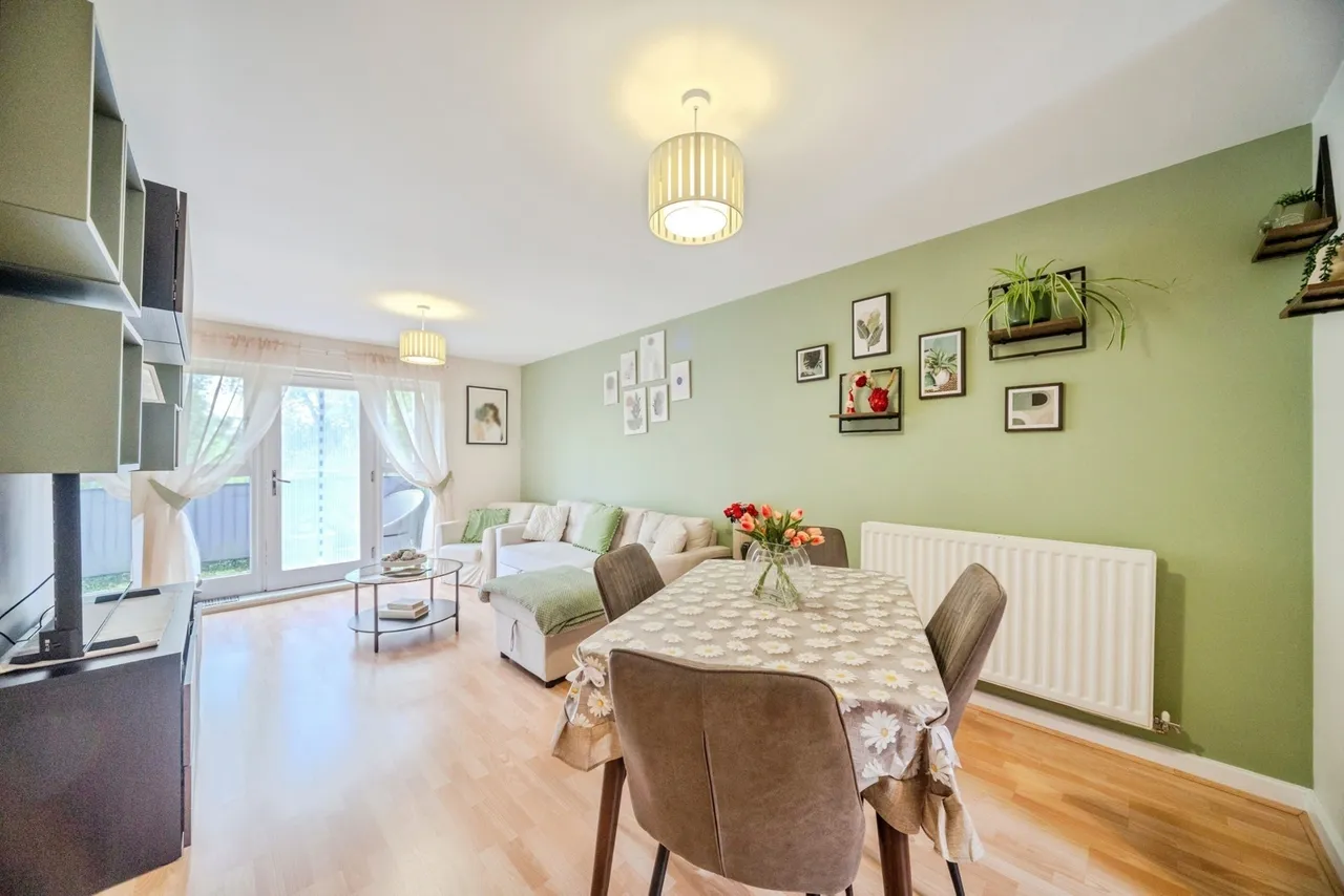 Millward Drive, Bletchley, Milton Keynes, Buckinghamshire, MK2, photo 3