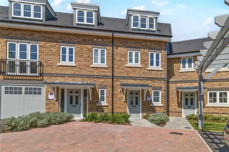 4 bed house for sale, Moorfield Mews, Staines-upon-Thames, TW18
