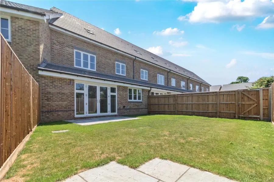 Moorfield Mews, Staines-upon-Thames, TW18, photo 9