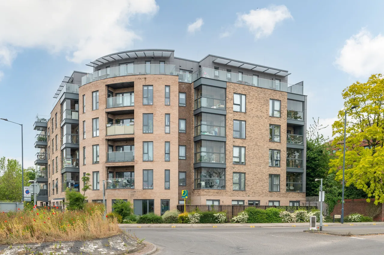 London, NW10, photo 2