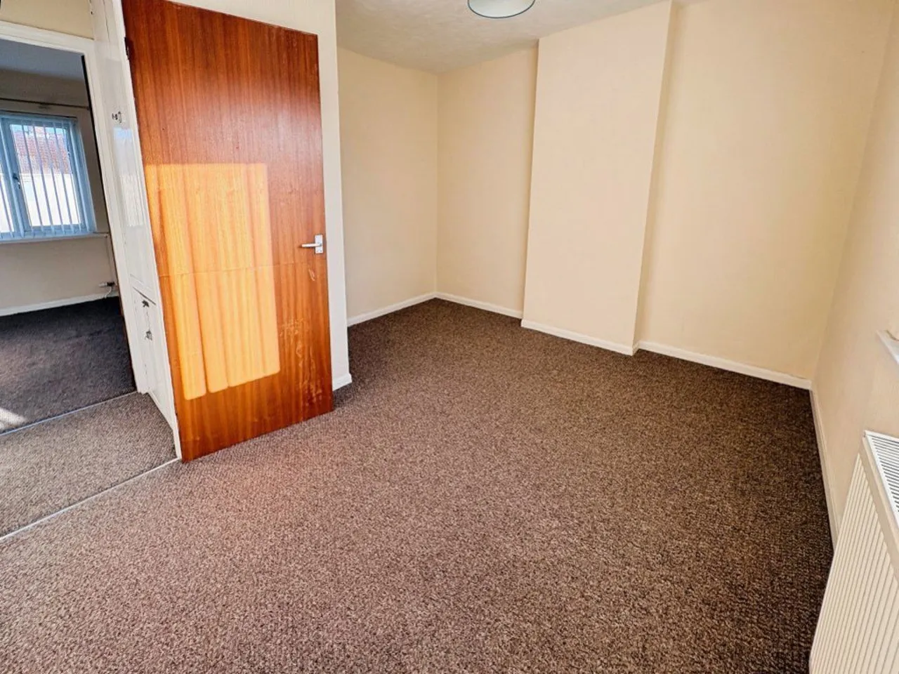 Longvue Road, Sandfields, SA12, photo 7
