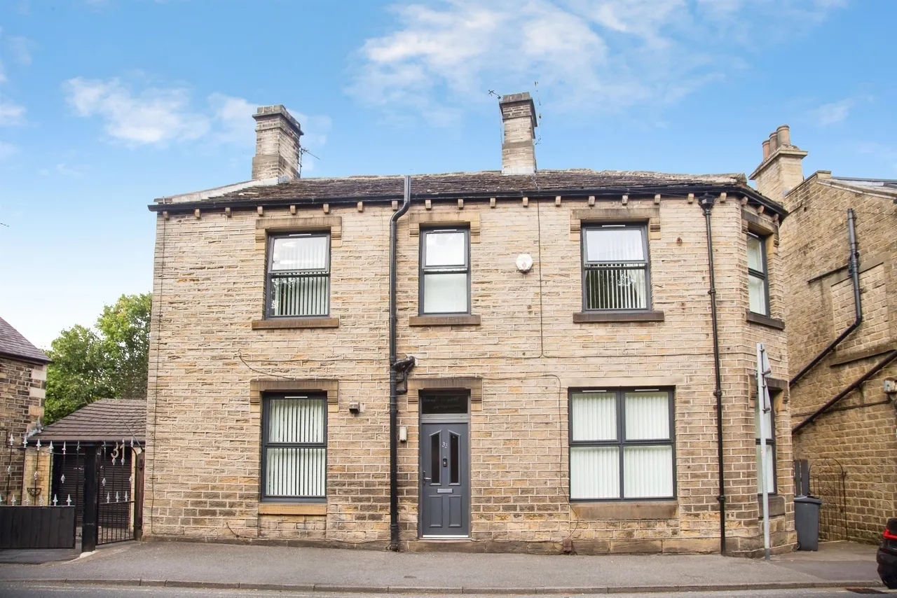 3 bed house for sale — Eastgate, Honley, HOLMFIRTH