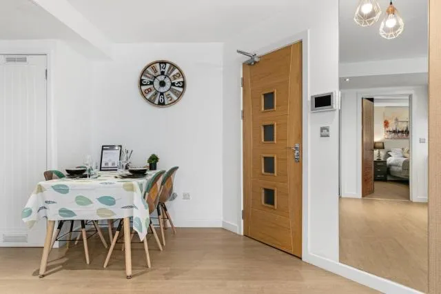 Station Approach, Woking, GU22, photo 7