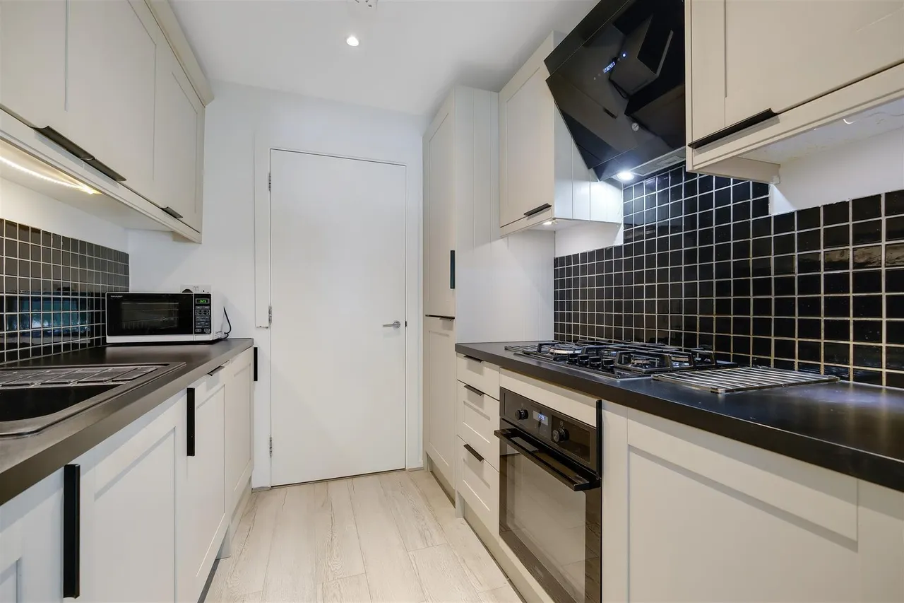 Albert Road, North Woolwich, E16, photo 5