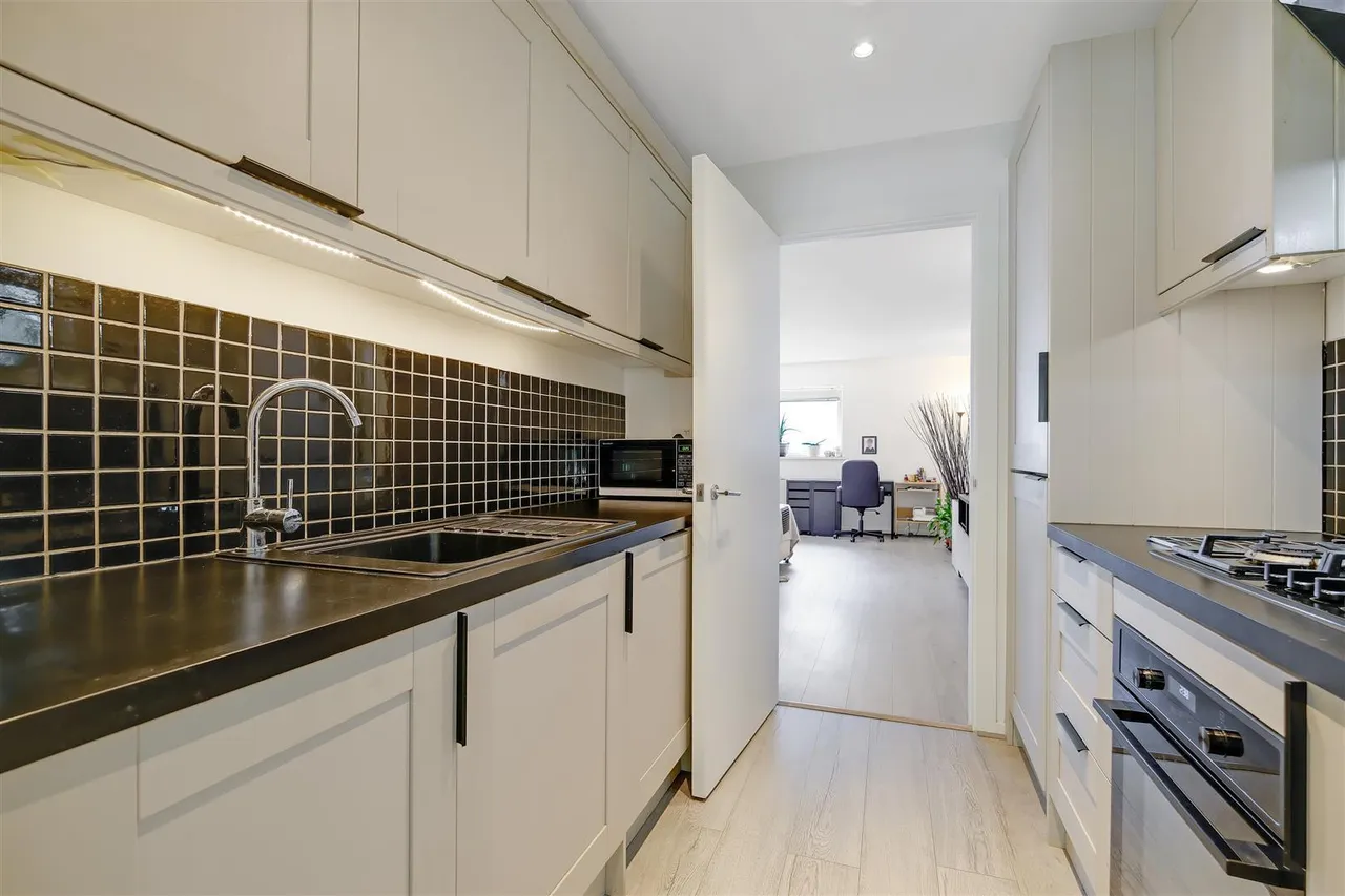 Albert Road, North Woolwich, E16, photo 3
