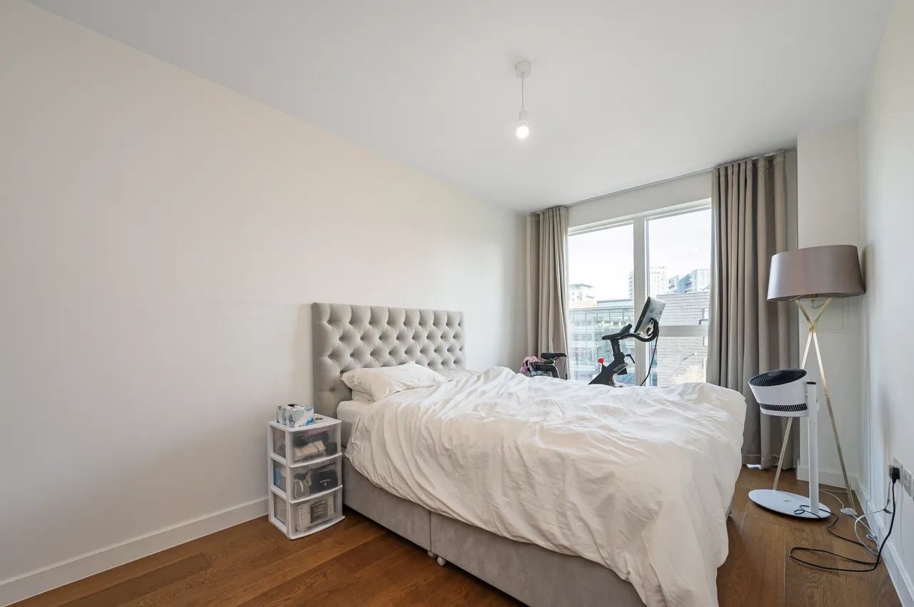London, NW9, photo 3