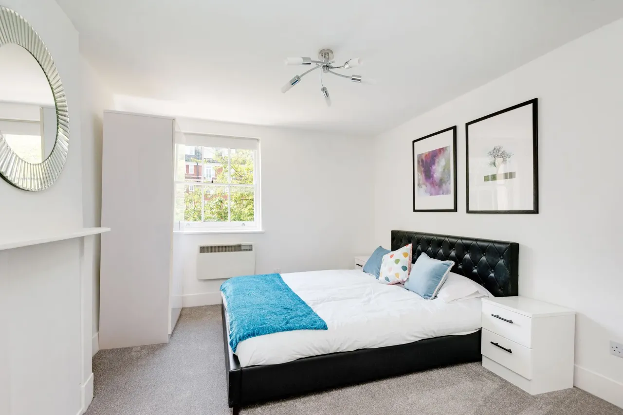 Finchley Road, London, NW8, photo 27