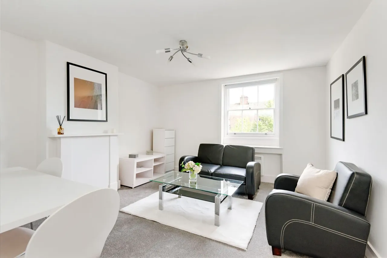 2 bed flat to rent, Finchley Road, London, NW8