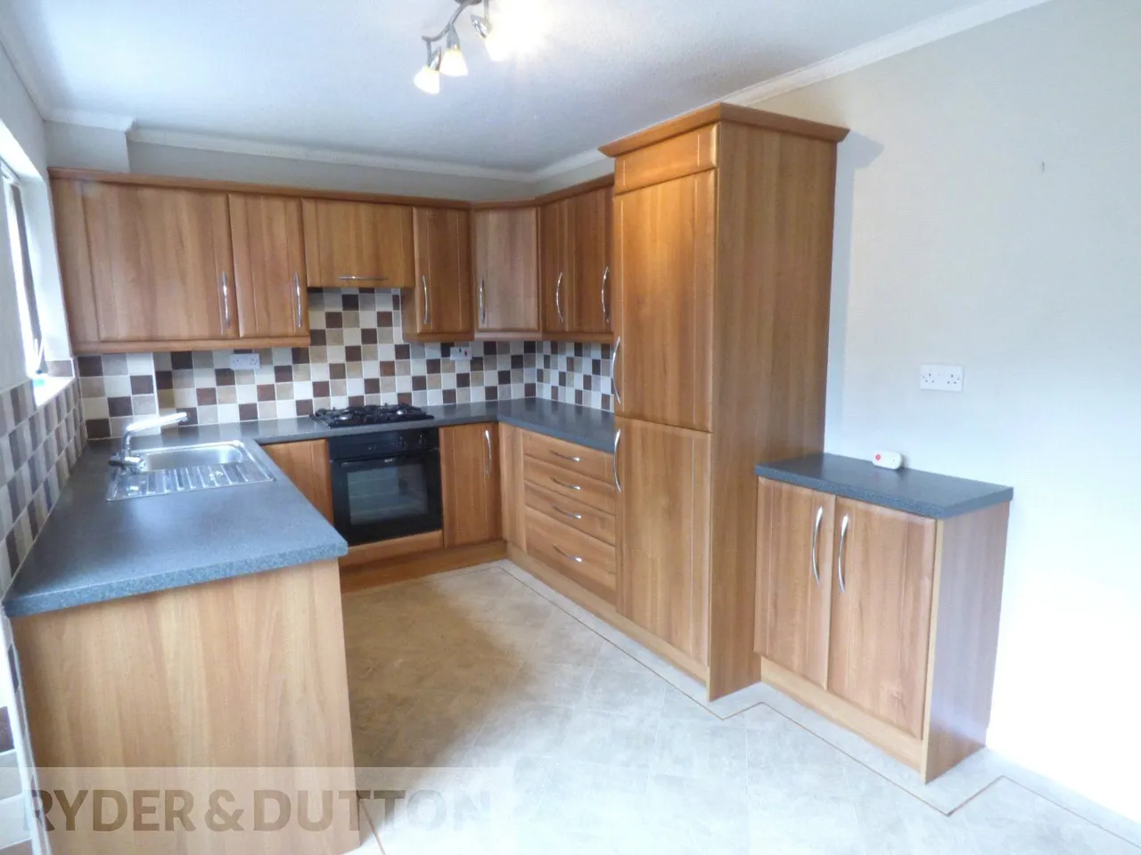Cold Greave Close, Newhey, OL16, photo 4