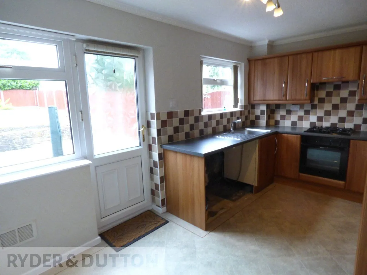 Cold Greave Close, Newhey, OL16, photo 11