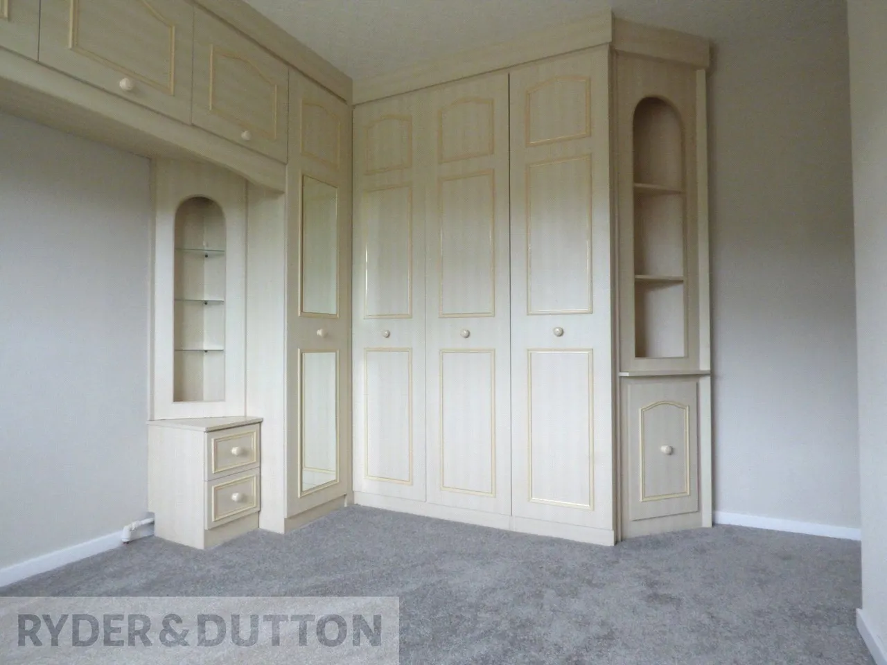 Cold Greave Close, Newhey, OL16, photo 6