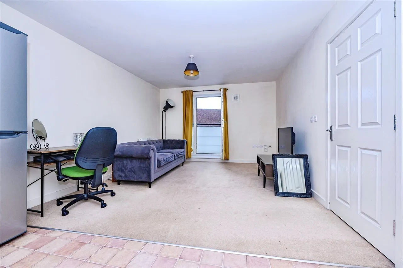 Daimler Drive, Dunstable, LU6, photo 2