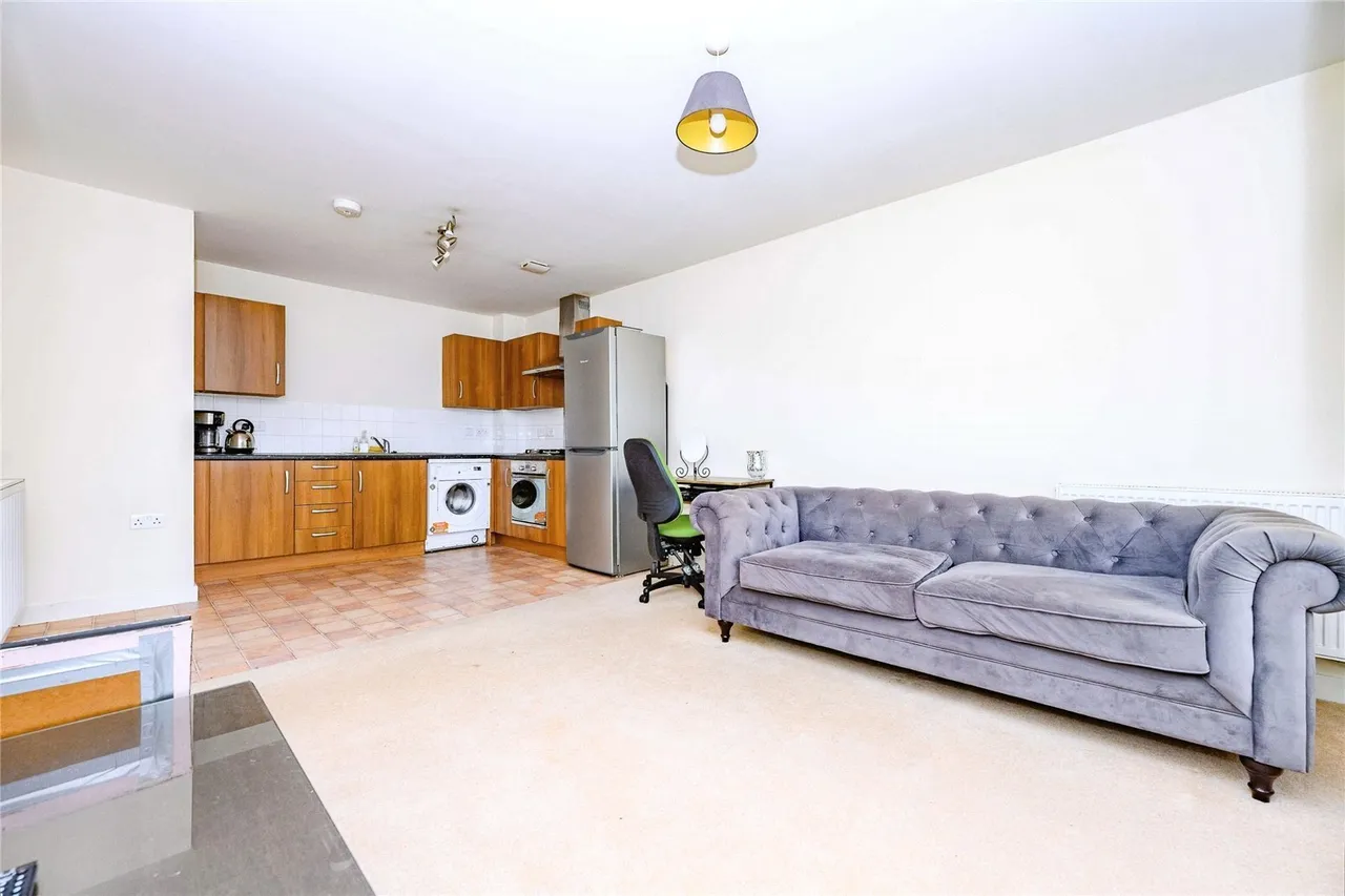 Daimler Drive, Dunstable, LU6, photo 3