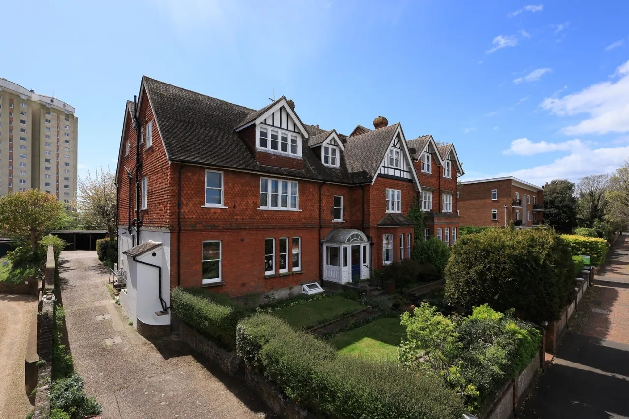 St. Johns Road, Eastbourne, BN20, photo 18