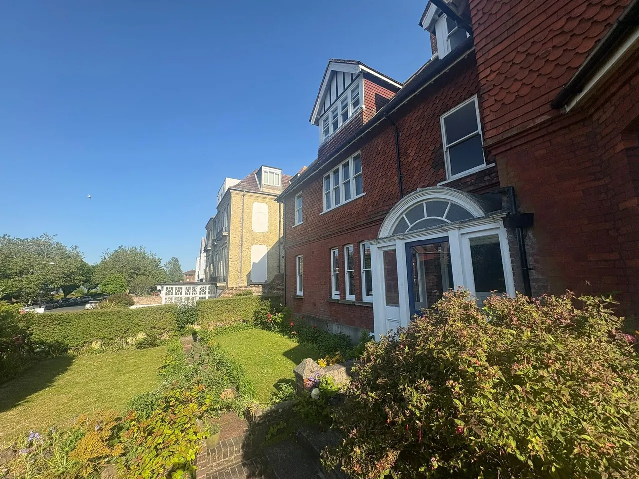 St. Johns Road, Eastbourne, BN20, photo 19