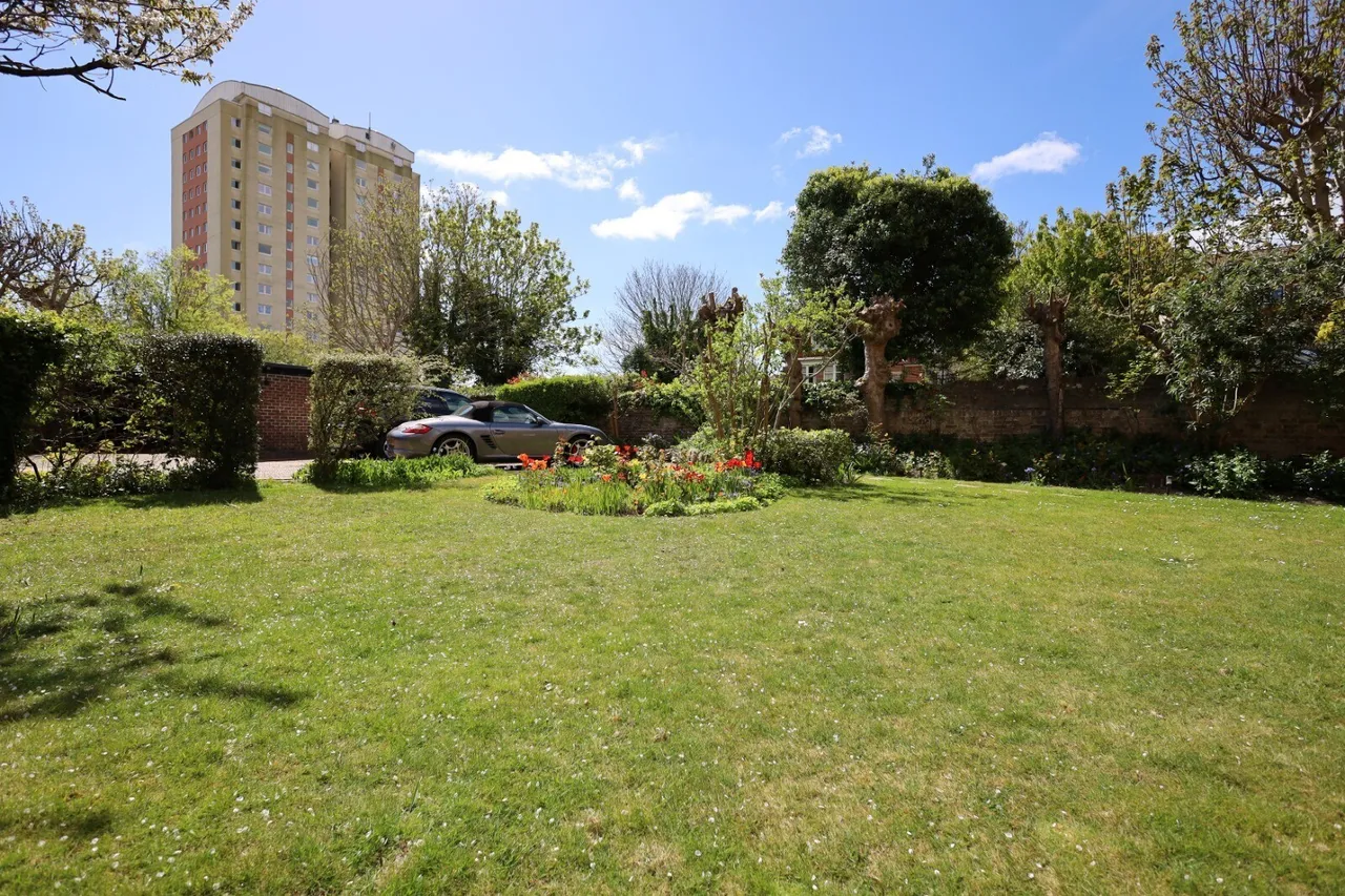St. Johns Road, Eastbourne, BN20, photo 15