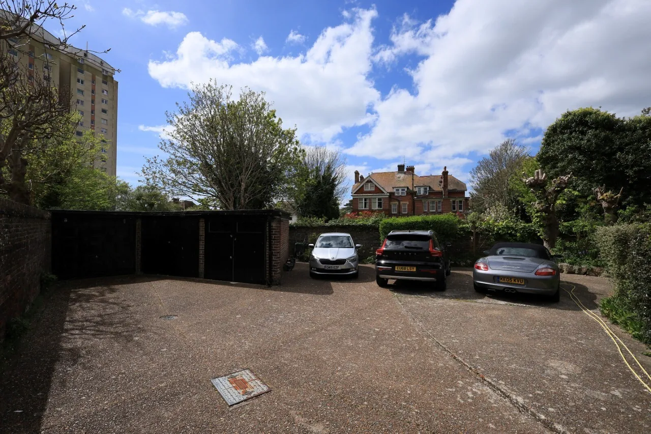 St. Johns Road, Eastbourne, BN20, photo 16