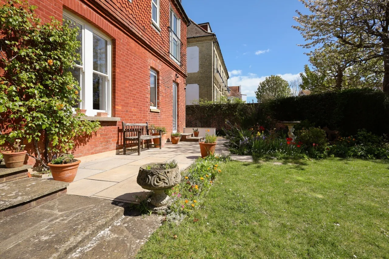 St. Johns Road, Eastbourne, BN20, photo 13