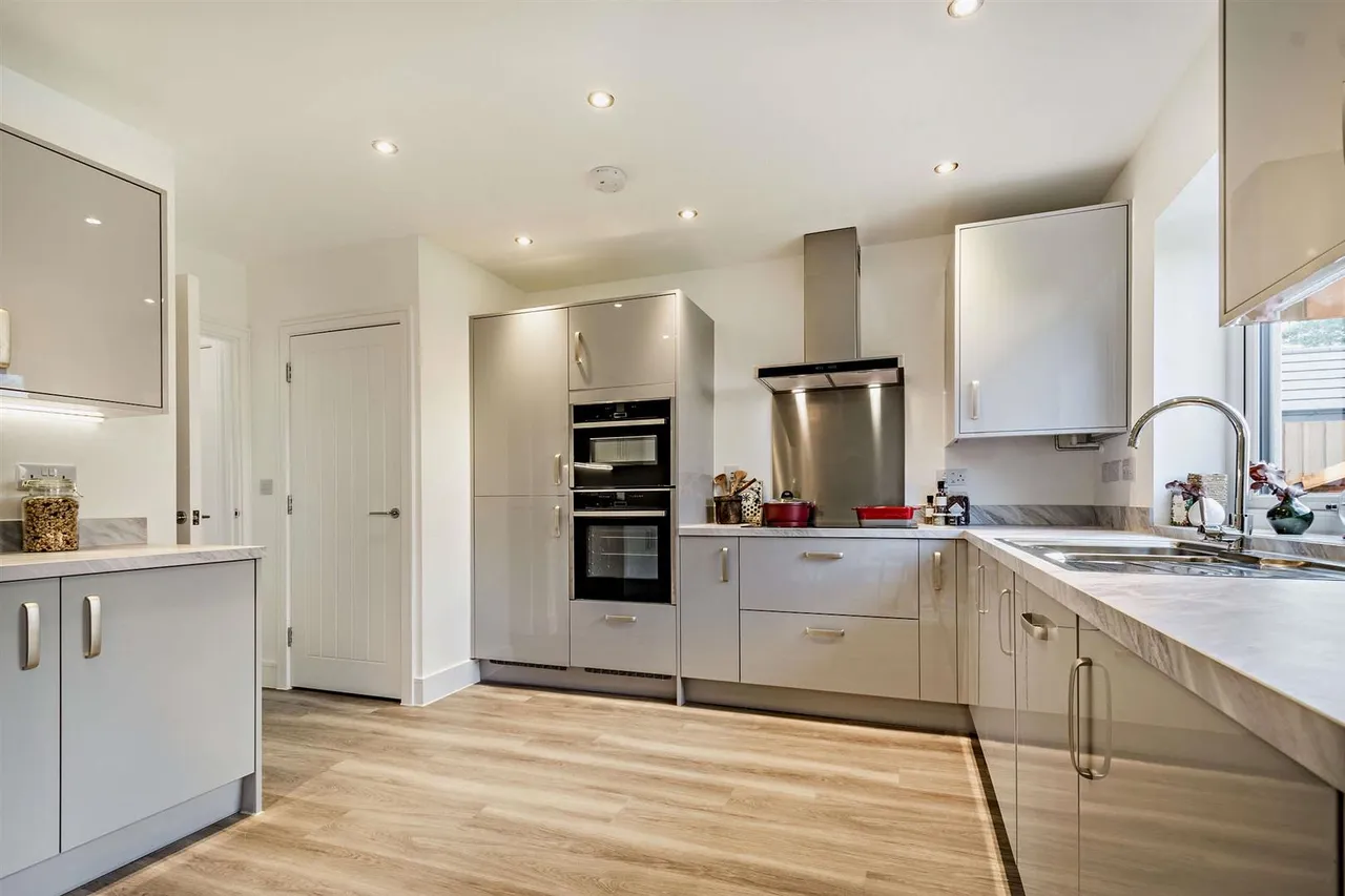 Frome Road, Trowbridge, BA14, photo 14