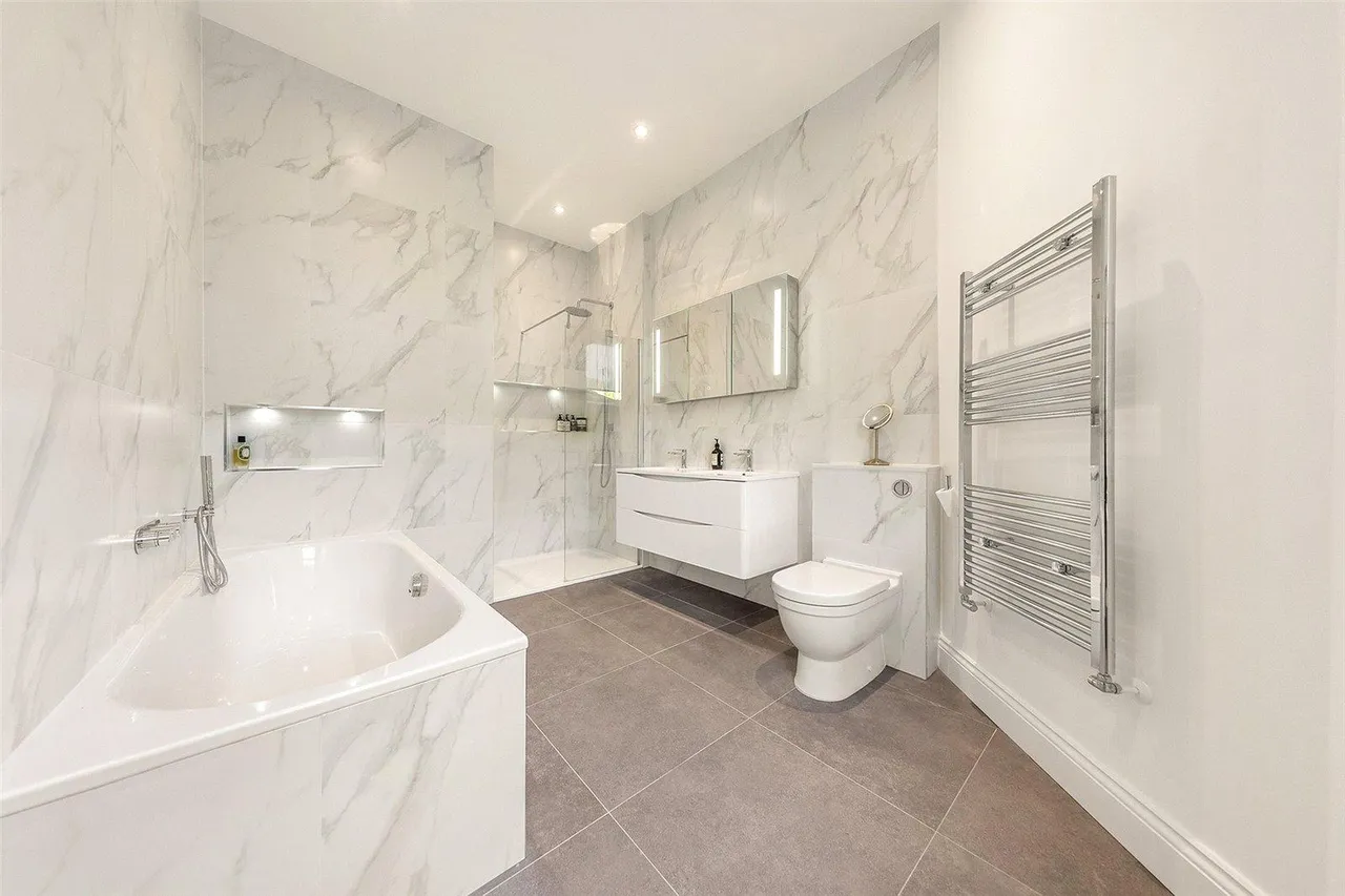 Hilltop Road, photo 13