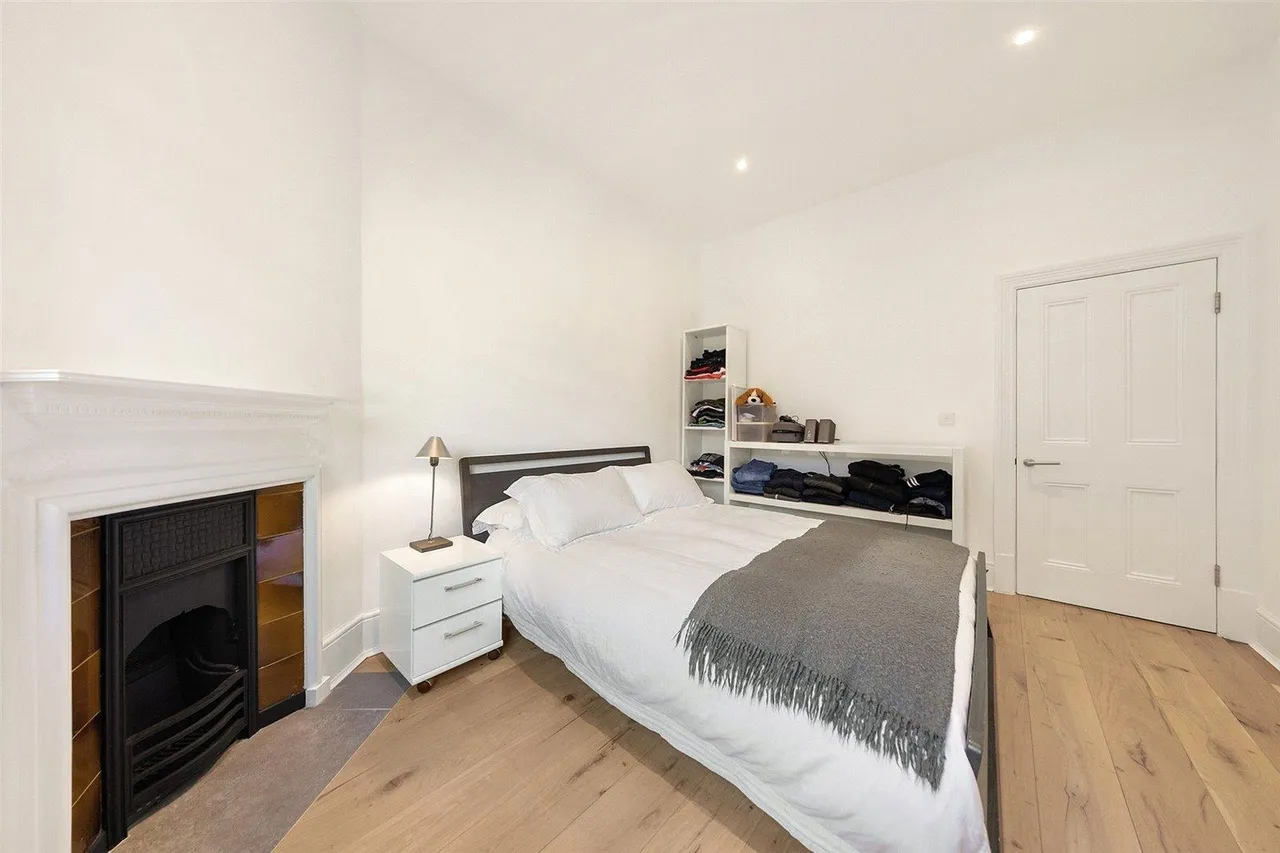 Hilltop Road, photo 15