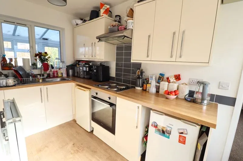 Saffron Street, Bletchley, Milton Keynes, Buckinghamshire, MK2 3AH, photo 2