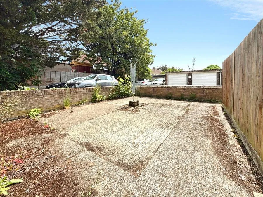 Nursery Waye, Uxbridge, UB8, photo 14