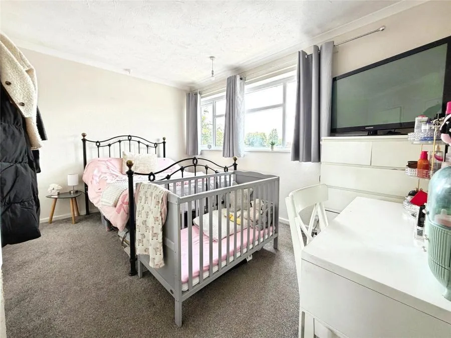 Nursery Waye, Uxbridge, UB8, photo 5