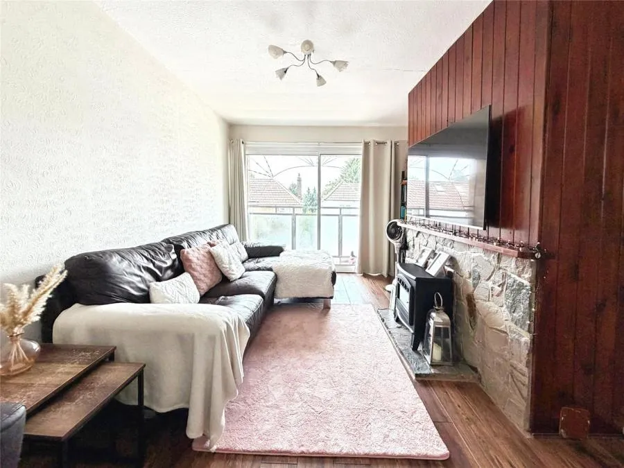 Nursery Waye, Uxbridge, UB8, photo 2