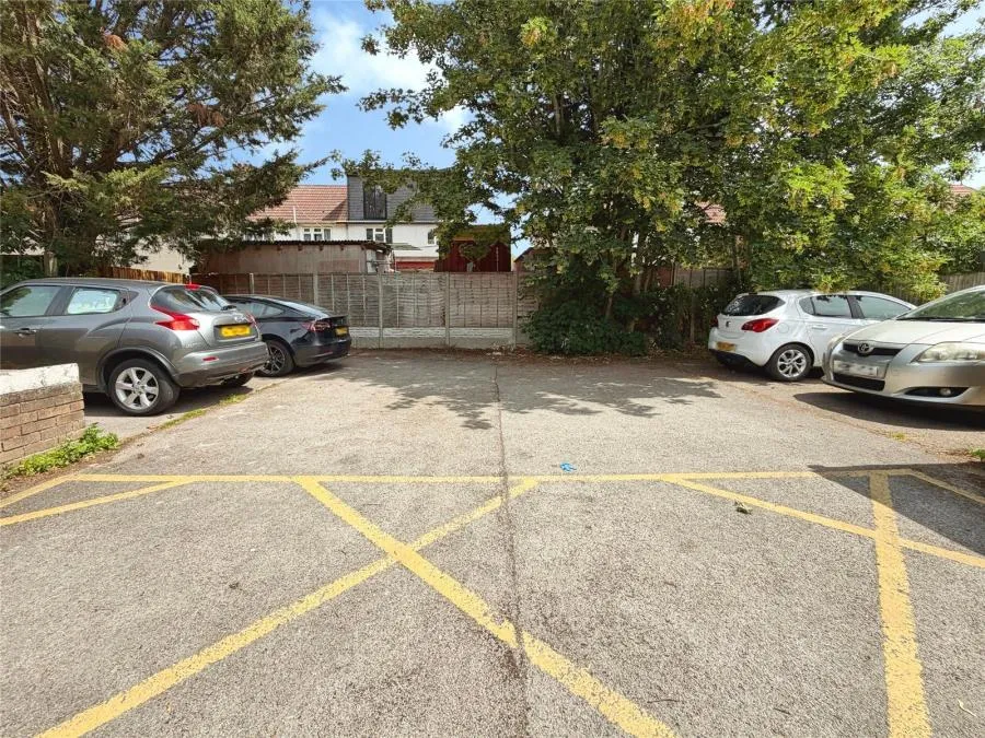 Nursery Waye, Uxbridge, UB8, photo 12