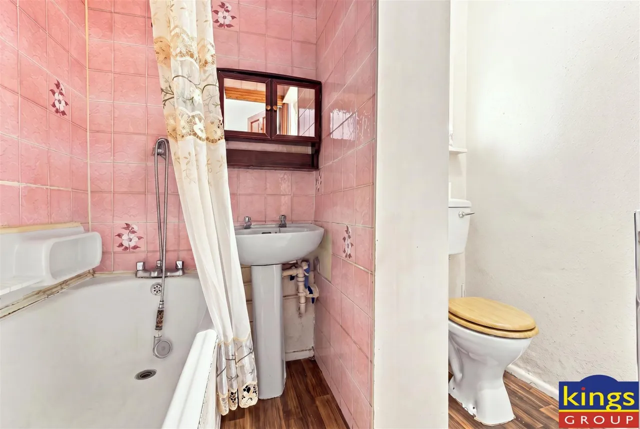 Bloxhall Road, London, photo 11