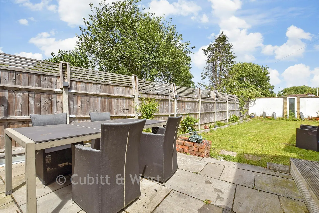 Springfield Avenue, London, SW20, photo 15