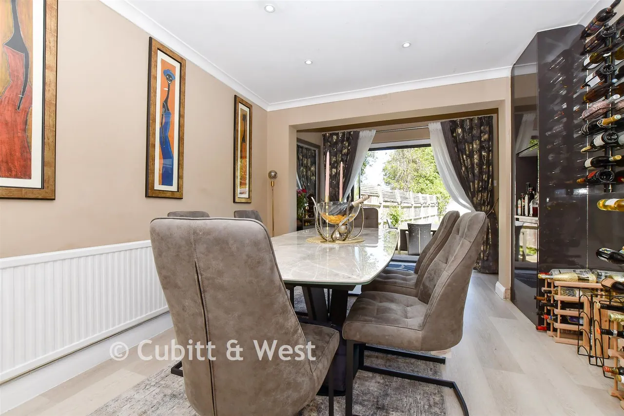 Springfield Avenue, London, SW20, photo 3