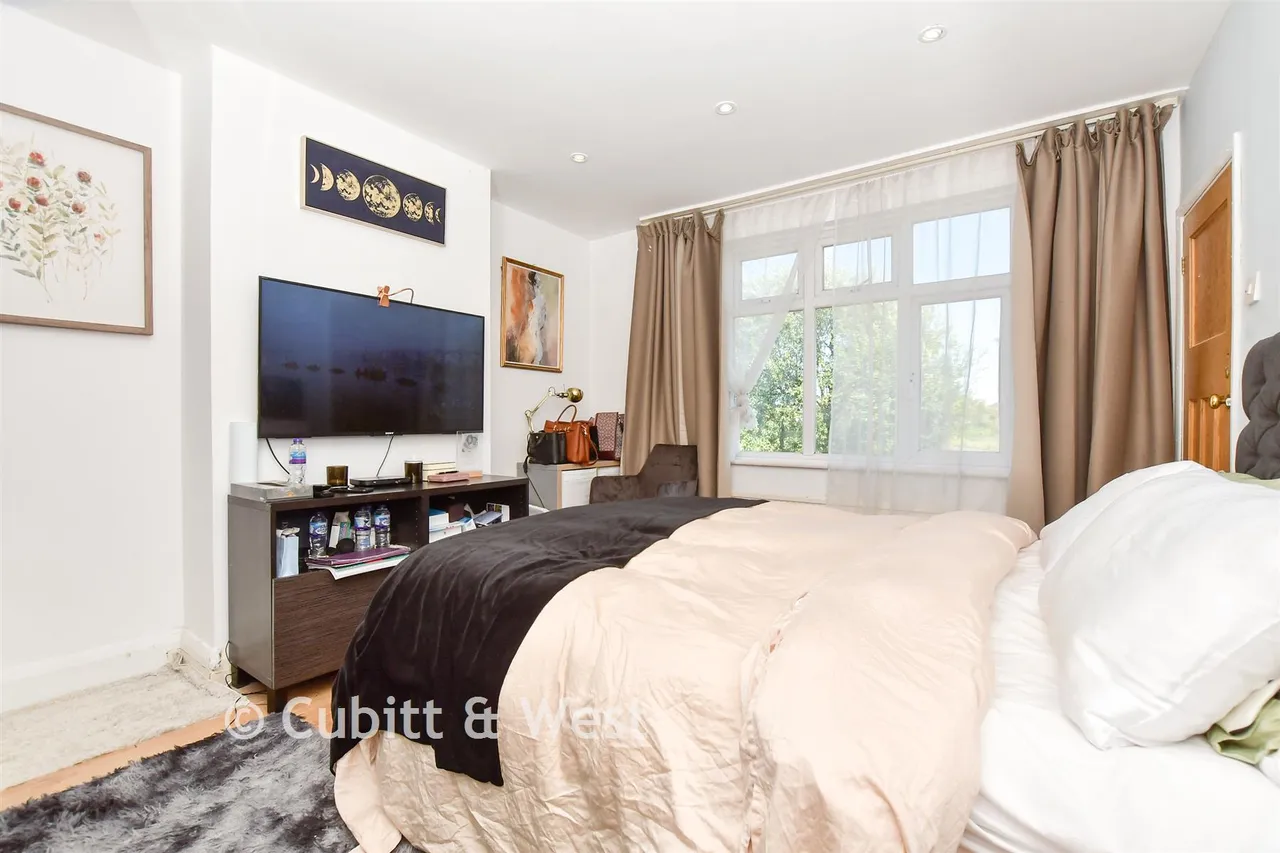 Springfield Avenue, London, SW20, photo 10